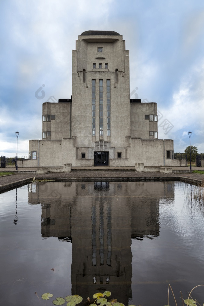 库特韦克荷兰-okt -的建筑广播库特韦克的发射器玩重要的角色的世纪沟通设施之间的的荷兰和它的殖民地的建筑的发射机广播库特韦克