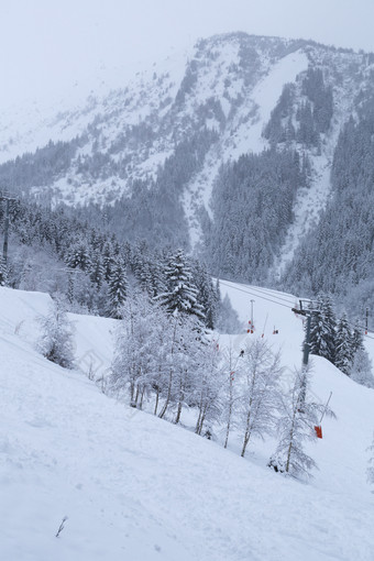 阿尔卑斯山脉冬天的阿尔卑斯于兹滑雪域的法国阿尔卑斯山脉