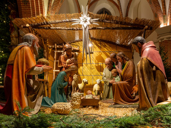 圣诞节基督诞生场景教堂
