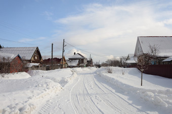 雪国家路小俄罗斯小镇阳光明媚的冬天一天
