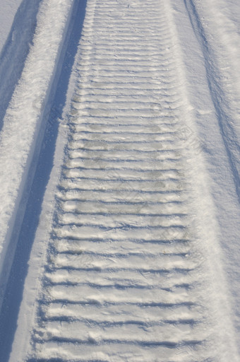 特写镜头雪地小道雪场