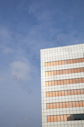 阿姆斯特丹的荷兰办公室区域斯洛特戴克2月办公室建筑与窗户而且天空