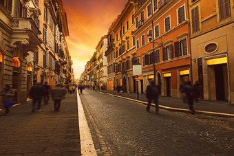 人走墙街与欧洲建筑风格罗马意大利使用背景和背景和旅行场景