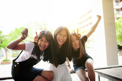 集团亚洲少年幸福情感和放松生活方式