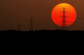 日落轮廓电波兰大太阳轮廓电波兰