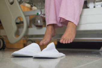鞋子为病人的地板上病人房间的想法健康背景鞋子为病人