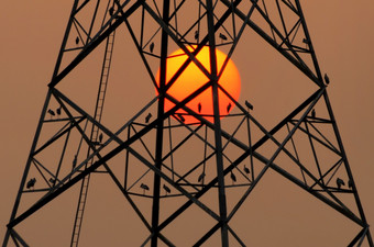 日落轮廓电波兰大太阳轮廓电波兰