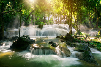 克鲁特tad瀑布三层瀑布位于深内部的khueansrinagarindra国家公园北克鲁特tad瀑布