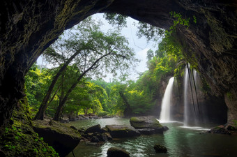 洞穴秀苏瓦特瀑布考县Yai国家公园泰国秀苏瓦特瀑布