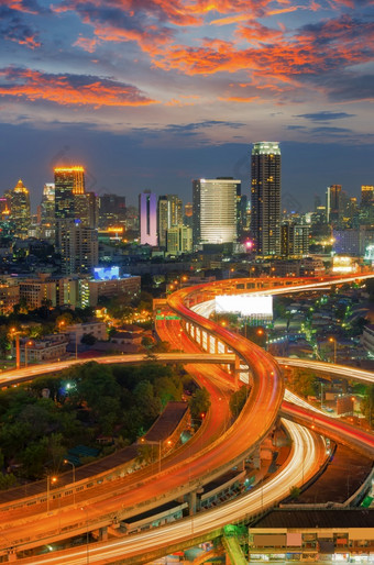 <strong>景观建筑</strong>现代业务区曼谷s形高速公路的前景《暮光之城》曼谷城市视图与高速公路