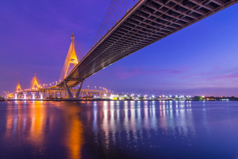 曼谷泰国可能的普密蓬桥一个泰国大多数著名的桥梁跨越的河乔阿phraya五月曼谷泰国普密蓬桥