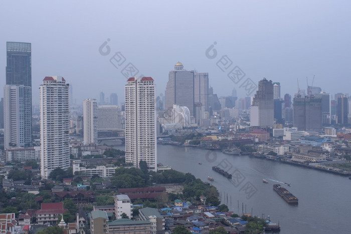 曼谷城市视图而有空气污染的天气曼谷低温度使的空气质量更糟糕的是显示的水平灰尘进入的健康危害区曼谷空气污染