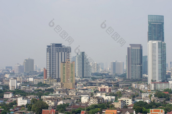 曼谷城市视图而有空气污染的天气曼谷低温度使的空气质量更糟糕的是显示的水平灰尘进入的健康危害区曼谷空气污染