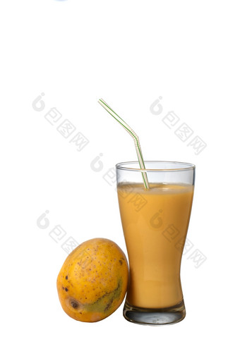 新鲜的<strong>芒果汁</strong>孤立的白色背景