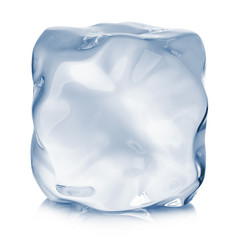 冰多维数据集特写镜头孤立的白色背景