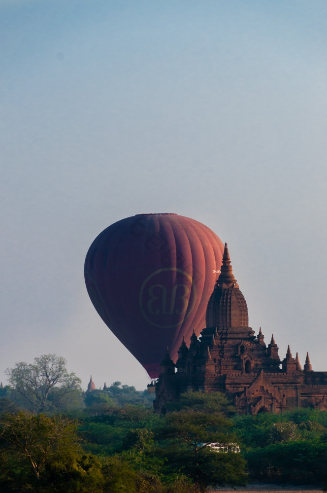 热空气气球后面寺庙蒲甘热空气气球后面寺庙图片