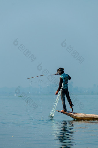 渔夫吸入湖工作一个脚渔夫吸入湖工作一个脚缅甸缅甸