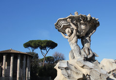罗马意大利- - - - - -12月喷泉的三通和寺庙赫拉克勒斯胜利者罗马意大利罗马意大利- - - - - -12月喷泉的三通和寺庙赫拉克勒斯胜利者罗马意大利