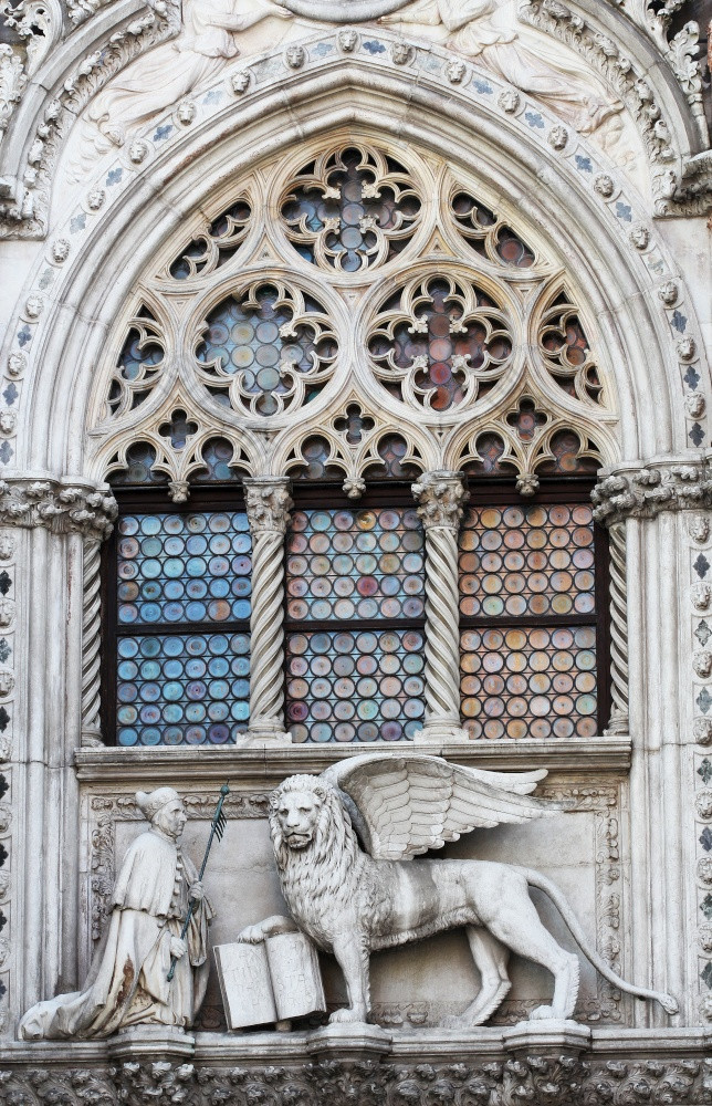 威尼斯狮子和总督大教堂建筑三马可广场威尼斯意大利威尼斯rsquo象征的长翅膀的狮子威尼斯狮子和总督大教堂建筑三马可广场威尼斯意大利威尼斯rsquo象征的长翅膀的狮子