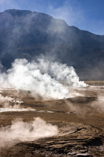 间歇泉而且地热蒸汽通<strong>风口</strong>的Tatio喷泉场的阿塔卡马沙漠北部智利