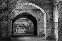 古老的强化隧道火堆italyblack和白色照片