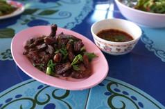 深炸牛肉neur爸爸diew泰国炸晒干的牛肉泰国峨山语食物街食物
