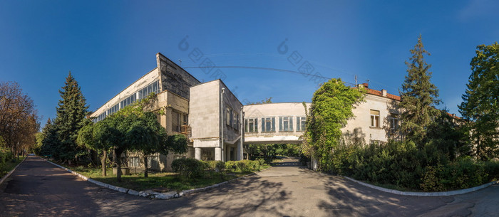 老被遗弃的摩尔多瓦疗养院敖德萨乌克兰阳光明媚的夏天一天被遗弃的疗养院摩尔多瓦敖德萨乌克兰