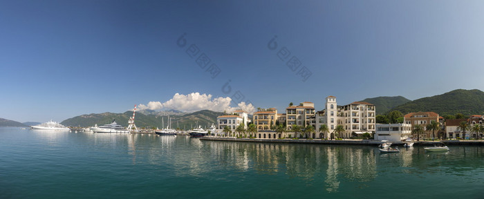 蒂瓦特黑山共和国路堤蒂瓦特城市黑山共和国阳光明媚的夏天一天的开始的巡航的湾肮脏的路堤蒂瓦特城市黑山共和国