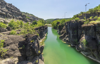 venetikos河与绿色水和美丽的岩石形成附近迈泰奥拉希腊venetikos河希腊