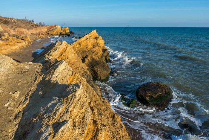 岩石附近的黑色的海海岸附近的村丰坦卡敖德萨地区乌克兰岩石附近的黑色的海海岸