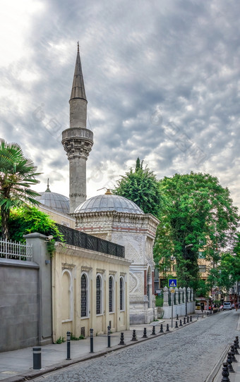 istambul火鸡街道的历史中心伊斯坦布尔多云的夏天早....街道的历史中心伊斯坦布尔火鸡
