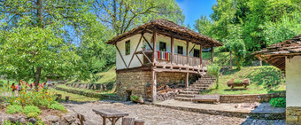 老传统的房子的埃塔尔建筑民族志复杂的保加利亚阳光明媚的夏天一天大大小全景照片老传统的房子的埃塔尔村保加利亚
