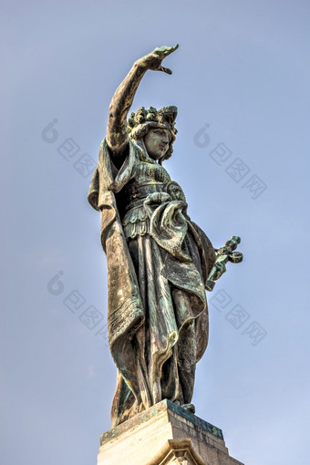 卢塞保加利亚雕塑自由的前的纪念碑的城市卢塞保加利亚阳光明媚的夏天一天雕像自由的前的纪念碑卢塞保加利亚