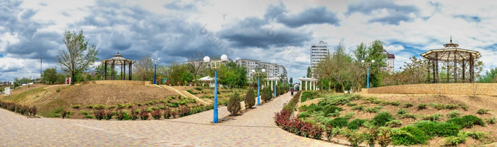 yuzhne乌克兰海边公园的城市yuzhne乌克兰全景视图阳光明媚的春天一天海边公园的城市yuzhne乌克兰