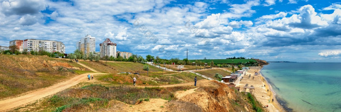 yuzhne乌克兰海边公园和公共海滩的城市yuzhne乌克兰全景视图阳光明媚的春天一天海边公园和公共海滩yuzhne乌克兰