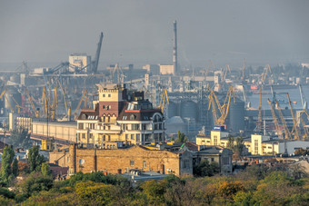 敖德萨乌克兰前视图的历史中心敖德萨乌克兰阳光明媚的春天一天前视图的历史中心敖德萨乌克兰