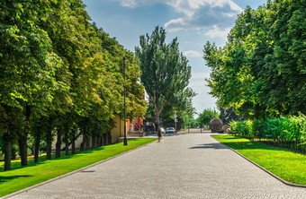 乐呵呵 地乌克兰公园王子特鲁贝茨科伊酒庄城堡阳光明媚的夏天一天公园的酒庄王子特鲁贝茨科伊乌克兰