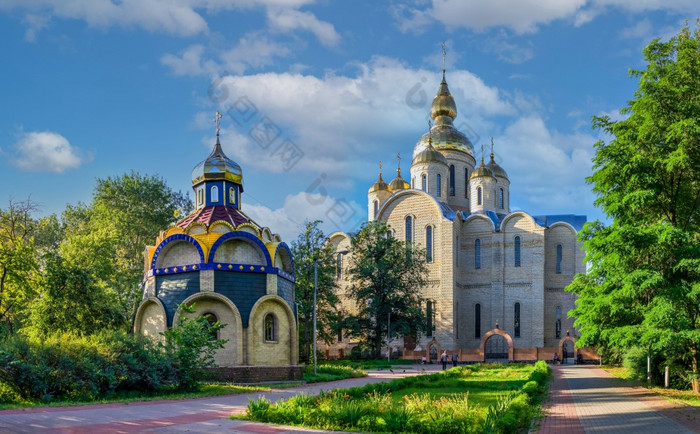Cherkasy乌克兰麦克大教堂Cherkasy乌克兰阳光明媚的夏天早....麦克大教堂Cherkasy乌克兰
