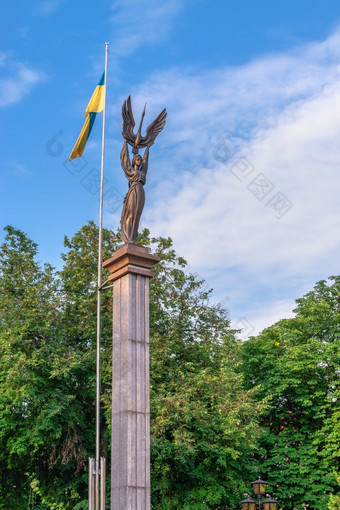 疾病乌克兰纪念碑独立疾病乌克兰阳光明媚的夏天早....纪念碑独立疾病乌克兰