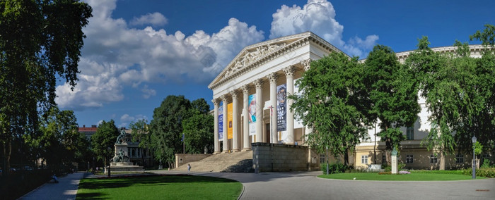 布达佩斯匈牙利匈牙利国家博物馆布达佩斯阳光明媚的夏天一天匈牙利国家博物馆布达佩斯匈牙利