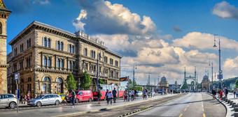 布达佩斯匈牙利街道的老小镇布达佩斯阳光明媚的夏天一天街道的老小镇布达佩斯匈牙利