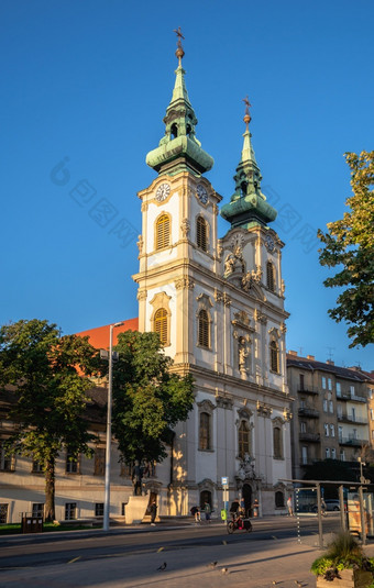 布达佩斯匈牙利教堂安娜布达佩斯匈牙利阳光明媚的夏天早....教堂安娜布达佩斯匈牙利