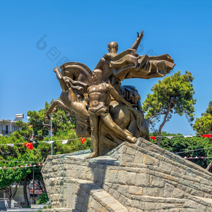 安塔利亚火鸡国家提升纪念碑的老城市安塔利亚火鸡阳光明媚的夏天一天国家提升纪念碑安塔利亚火鸡