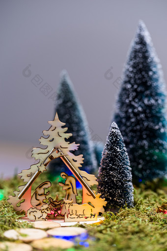 木基督诞生场景和树的presepio基督诞生场景和树的presepio