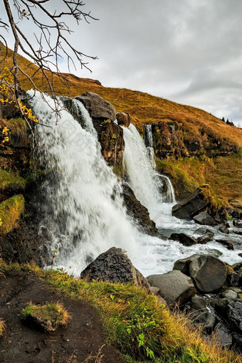 窗瀑布瀑布夏天季节也被称为马克弗斯瀑布附近托尔斯莫克冰岛窗瀑布瀑布夏天季节冰岛