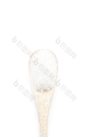 细粒状糖木勺子孤立的白色背景细粒状糖木勺子孤立的白色背气