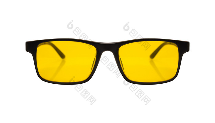 单太阳镜与黑色的塑料框架和黄色的玻璃白色背景与剪裁路径单太阳镜与黑色的塑料框架和黄色的玻璃