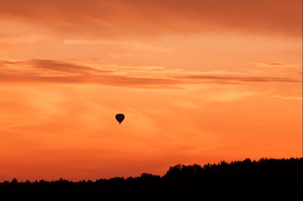 热空气气球飞行橙色日落天空