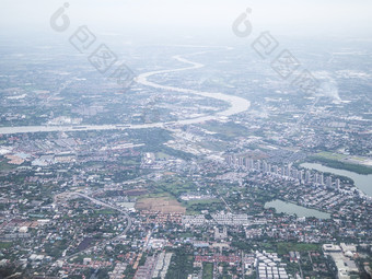 软集中空中视<strong>图</strong>曼谷城市和<strong>潮</strong>phraya河与早....雾覆盖资本泰国