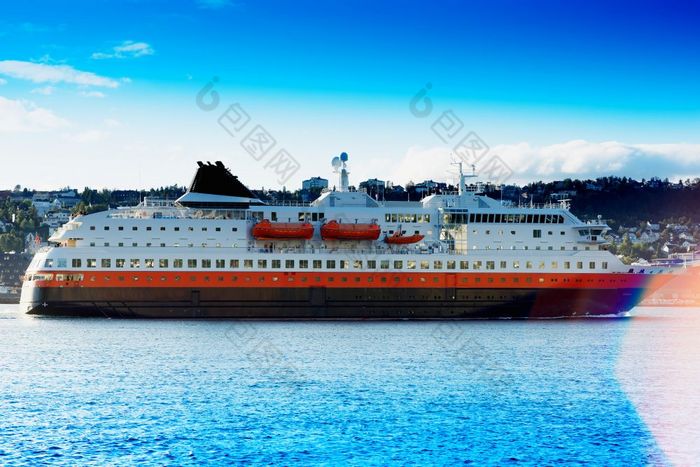 挪威运输船与耀斑背景挪威运输船与耀斑背景